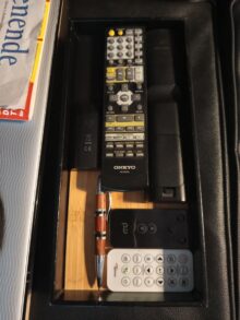 1000083805
